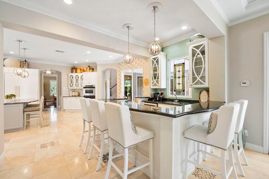 Dining room, Interior, Kitchen, Pendant Lights, Recessed Lighting, Stainless Steel Appliances