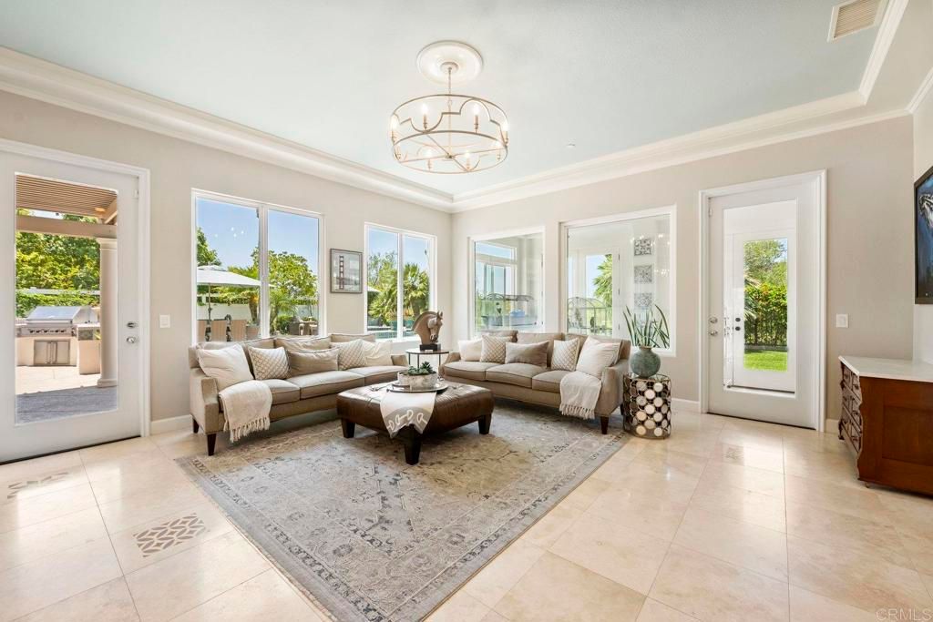 Chandelier, Interior, Living room