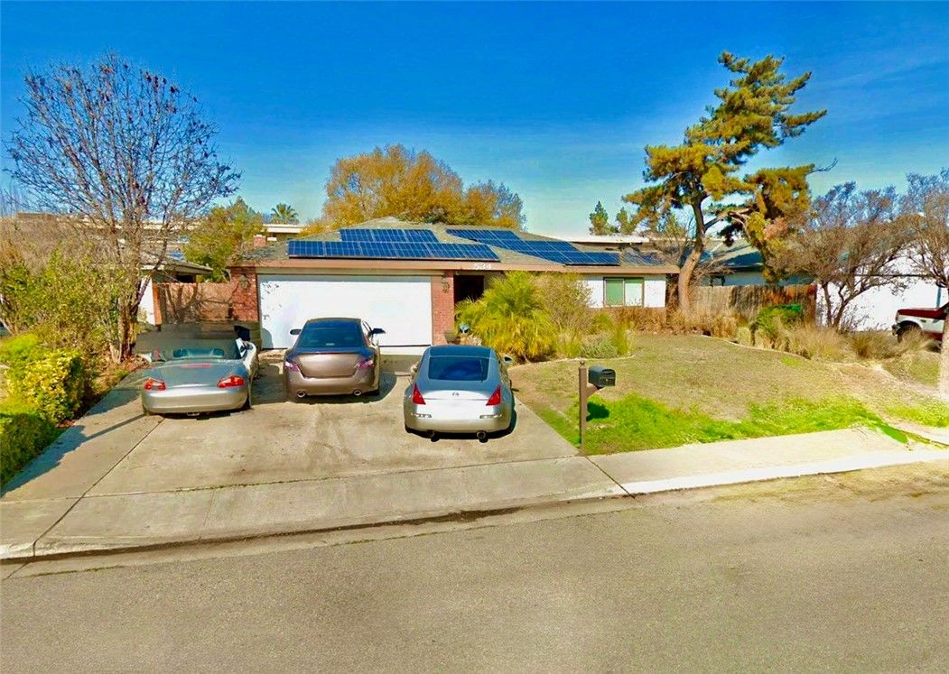Attached, Exterior, Facade, Solar Panels, Mediterranean