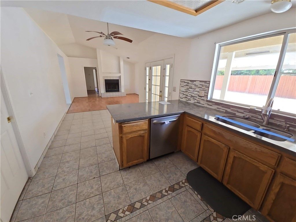 Fireplace, Interior, Kitchen