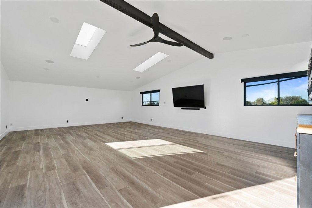 Empty room, Interior, Recessed Lighting, Wooden Beams, Wood Texture Flooring