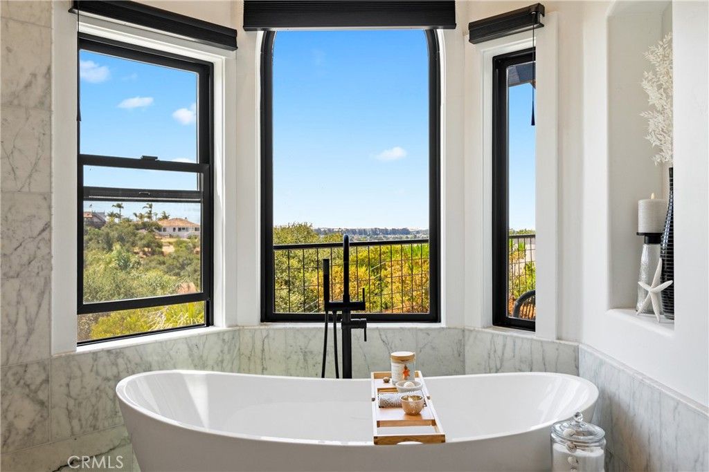 Bathroom, Free Standing Baths, Interior, Marble Walls
