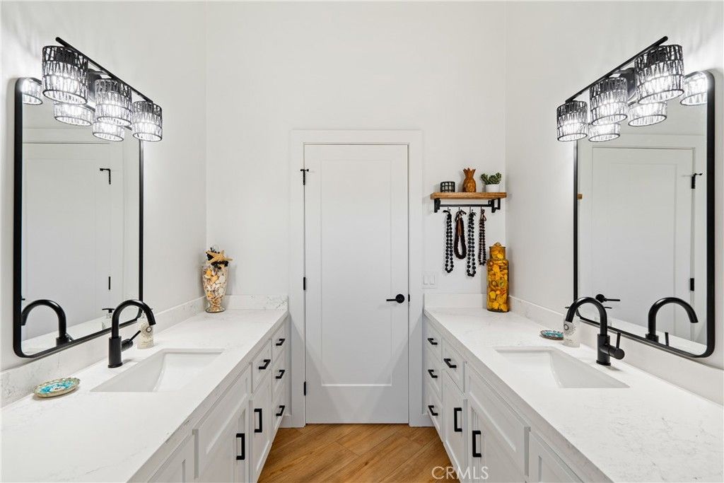 Bathroom, Dual Sink Vanities, Interior, Wood Texture Flooring