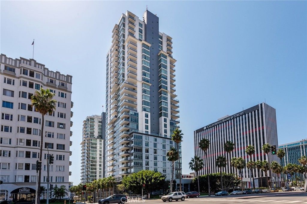 Exterior, Facade, Condo Building