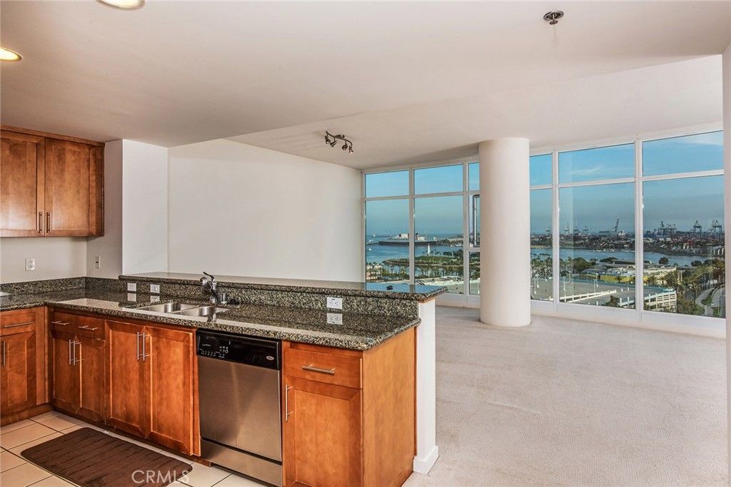 Interior, Kitchen, Recessed Lighting, Water