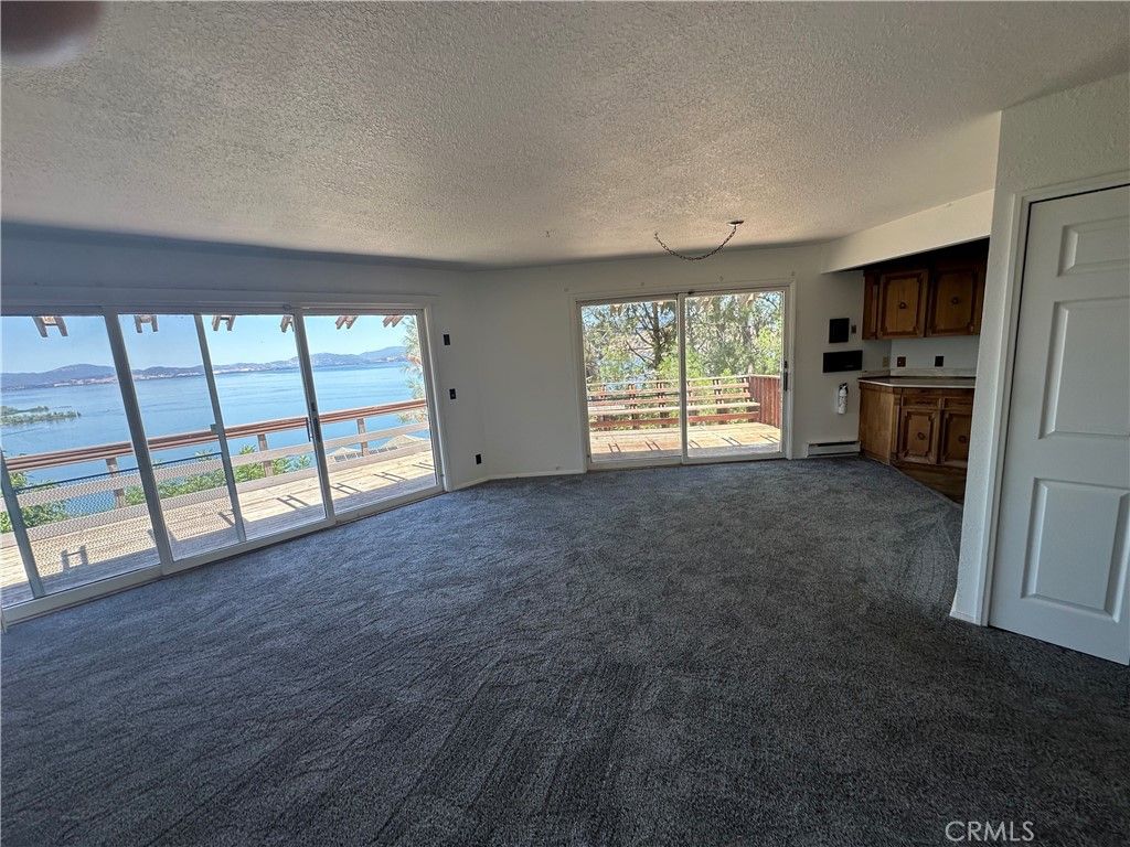 Empty room, Interior, Water