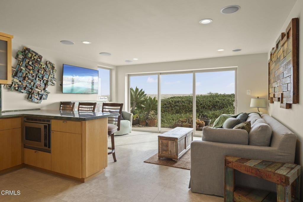 Dining room, Interior, Kitchen, Living room, Recessed Lighting