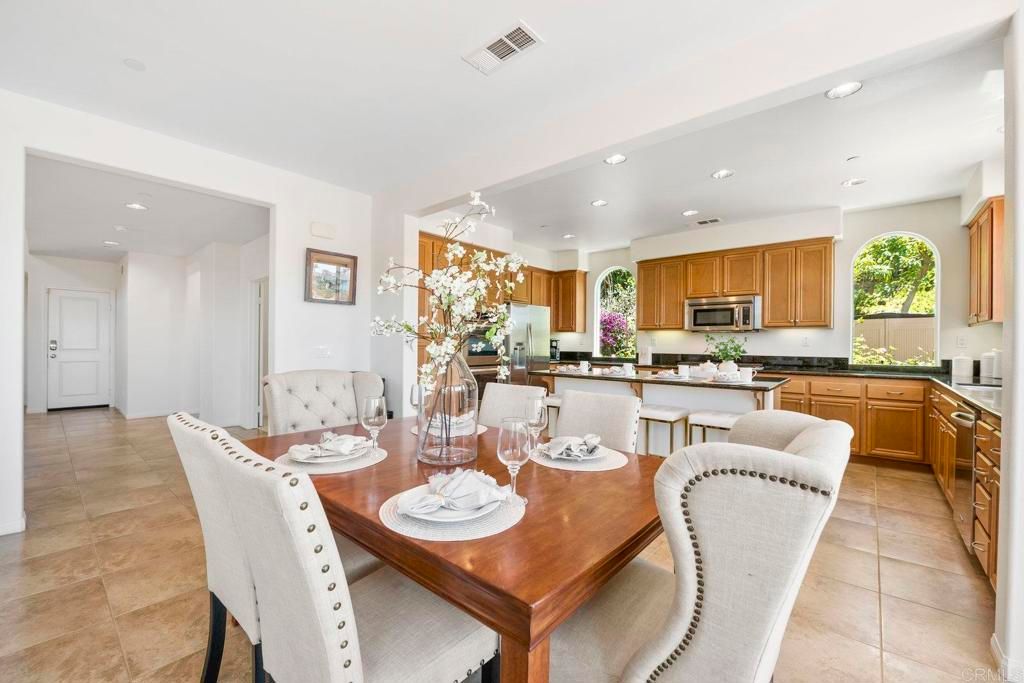 Dining room, Interior, Kitchen, Recessed Lighting, Stainless Steel Appliances