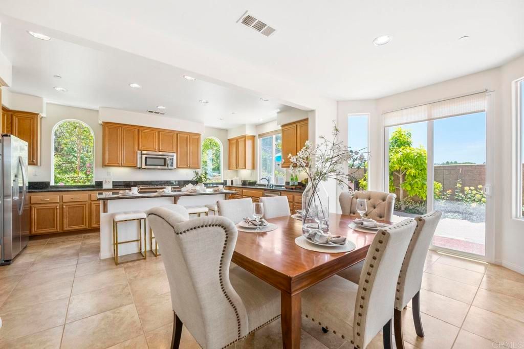 Dining room, Interior, Kitchen, Recessed Lighting, Stainless Steel Appliances
