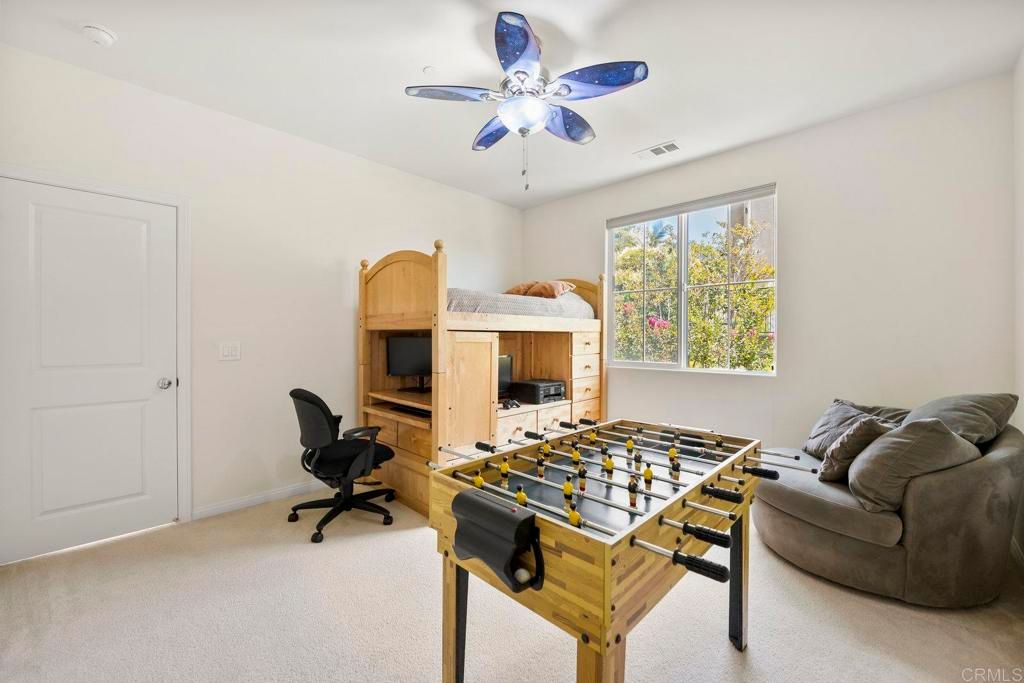 Game Room, Interior