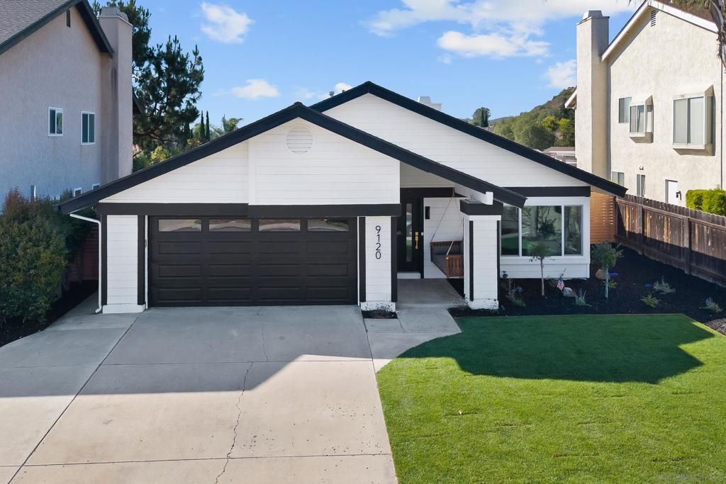 Attached, Exterior, Facade, Modern
