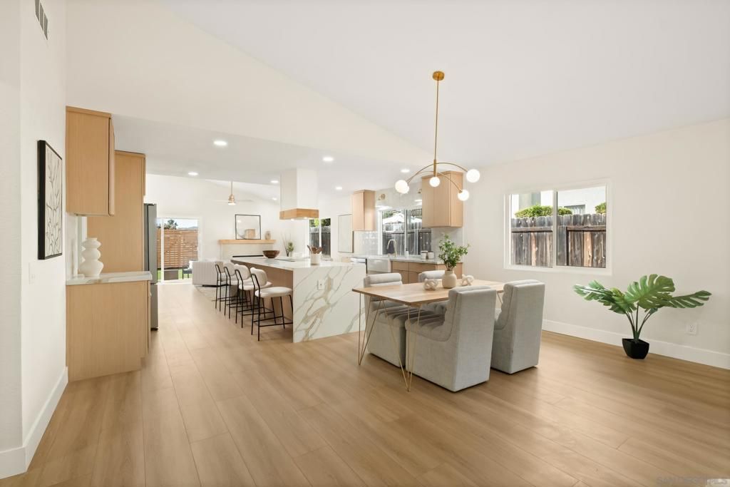 Dining room, Interior, Kitchen, Pendant Lights, Recessed Lighting, Wood Texture Flooring