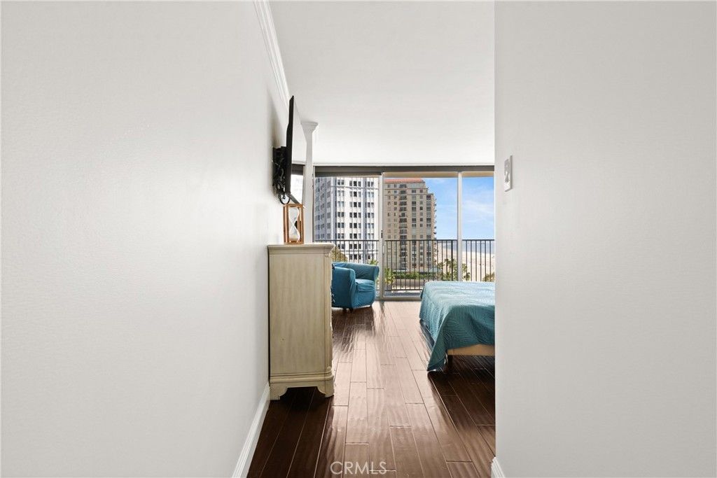 Bedroom, Interior, Water, Wood Texture Flooring