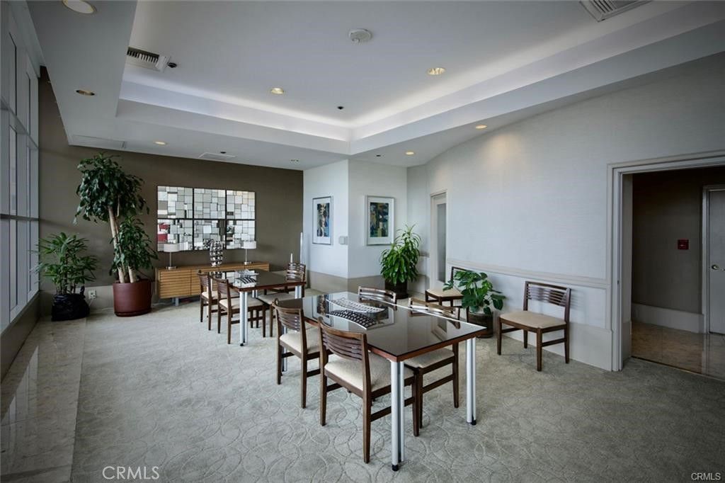 Dining room, Interior, Recessed Lighting