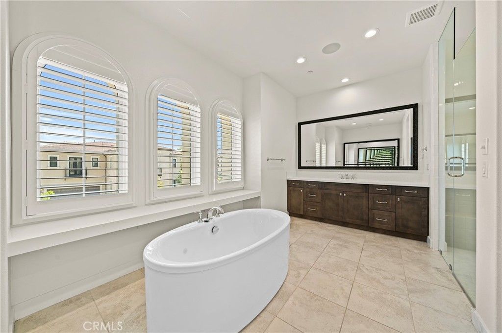 Bathroom, Dual Sink Vanities, Free Standing Baths, Interior, Recessed Lighting