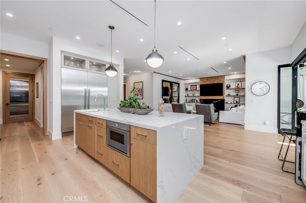Interior, Kitchen, Living room, Pendant Lights, Recessed Lighting, Stainless Steel Appliances, Wood Texture Flooring