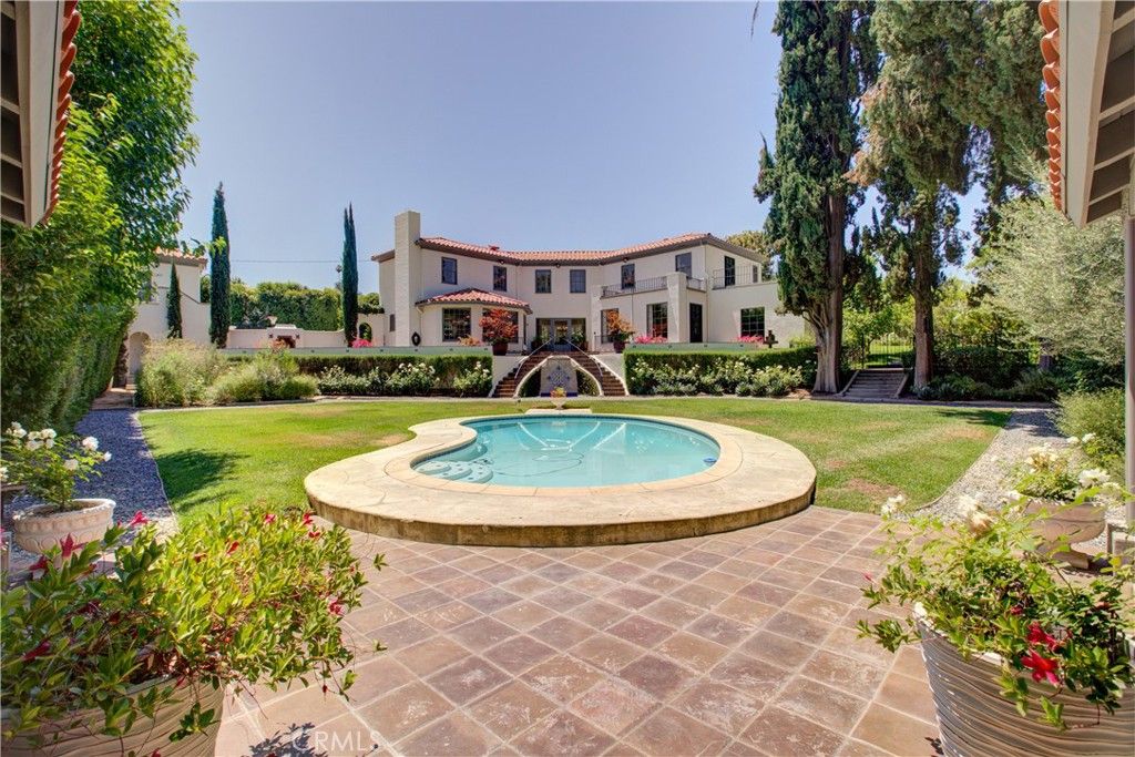 Backyard, Exterior, Pool