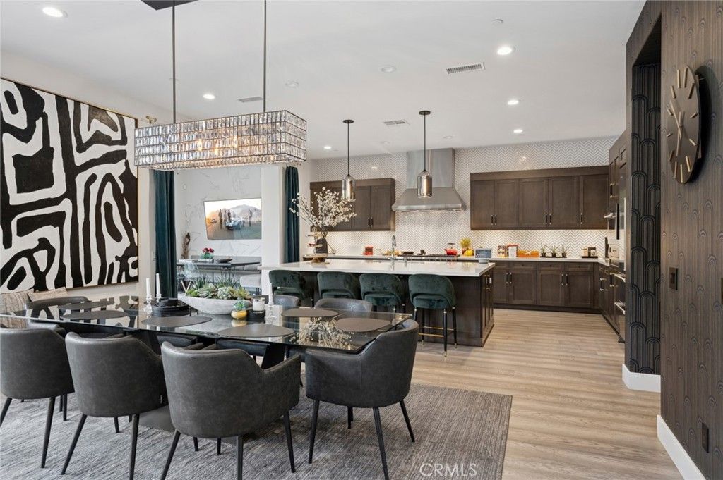 Chandelier, Dining room, Interior, Kitchen, Pendant Lights, Recessed Lighting, Wood Texture Flooring