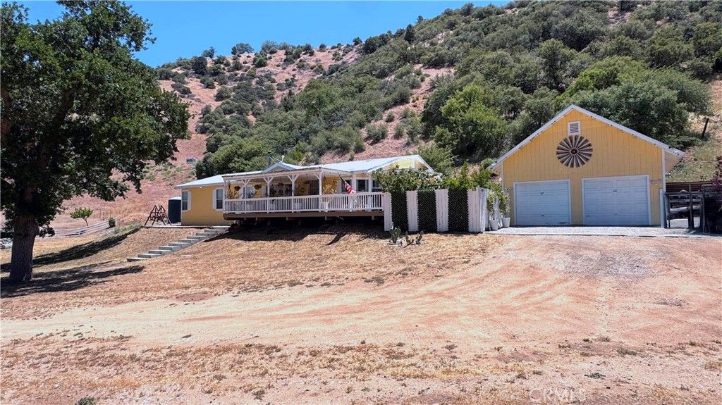 Backyard, Detached Garage, Exterior