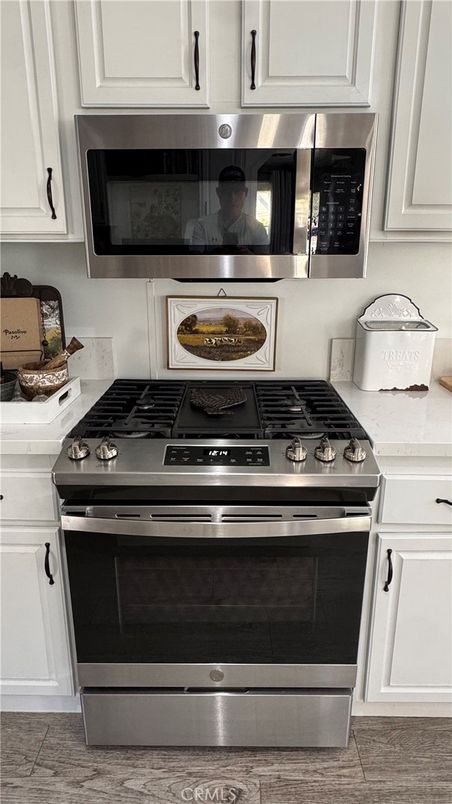 Interior, Kitchen, Stainless Steel Appliances