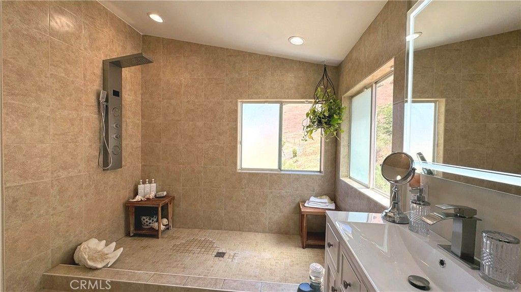 Bathroom, Interior, Recessed Lighting