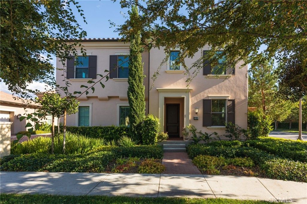 Exterior, Facade, Mediterranean