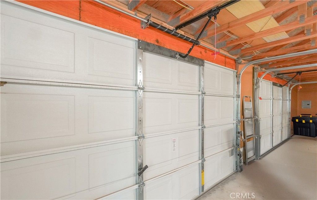 Garage, Interior, Wooden Beams
