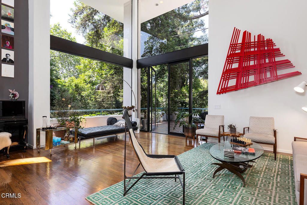 Interior, Piano, Sun Room, Wood Texture Flooring