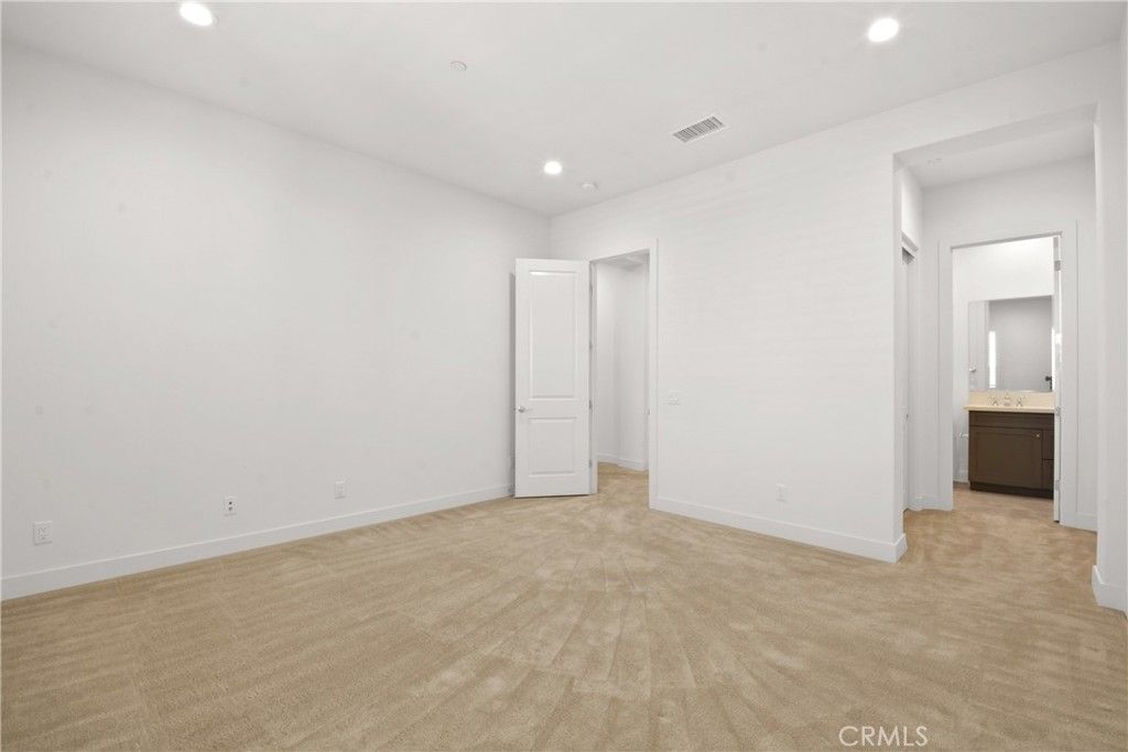 Bathroom, Empty room, Interior, Recessed Lighting