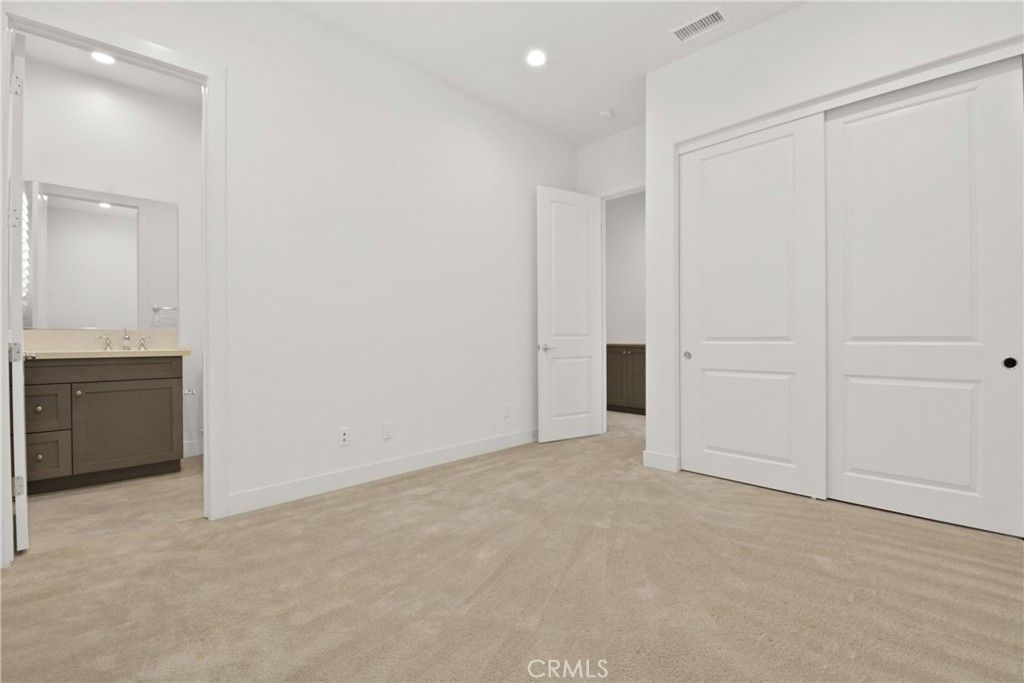 Bathroom, Empty room, Interior, Recessed Lighting