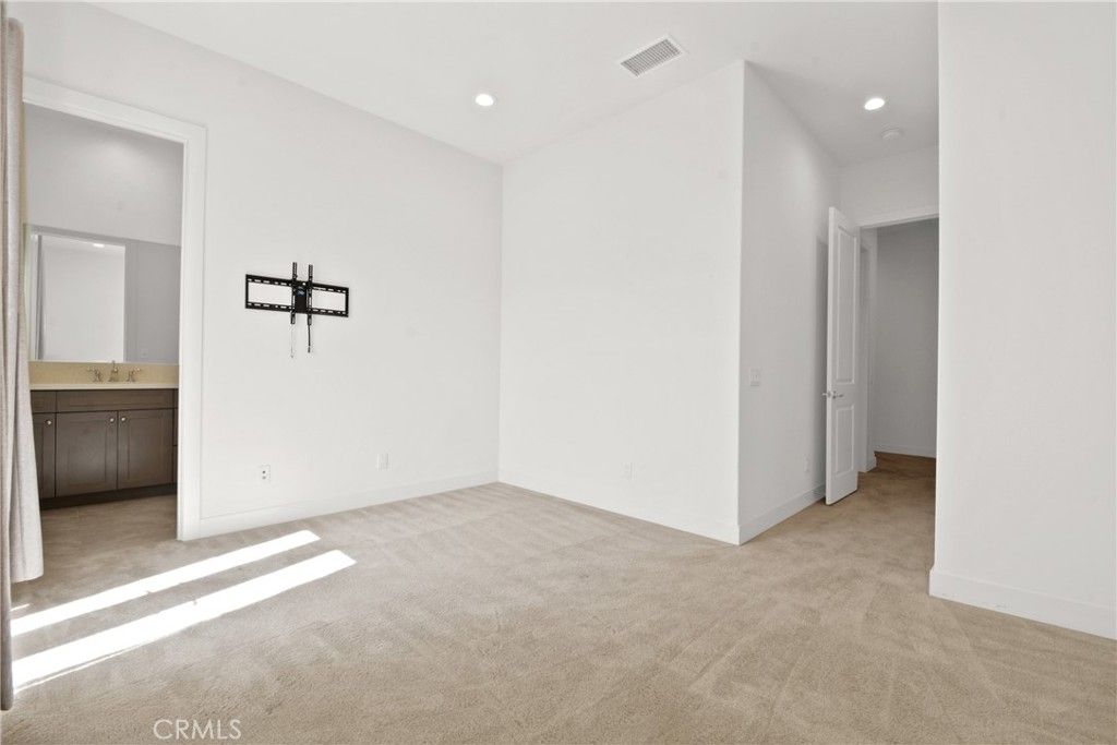 Bathroom, Empty room, Interior, Recessed Lighting