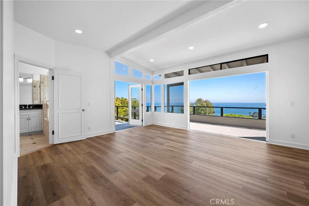 Empty room, Interior, Recessed Lighting, Water, Wood Texture Flooring
