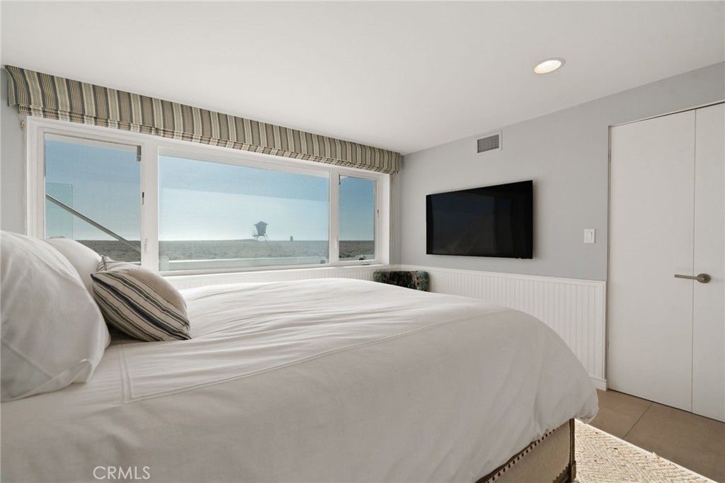 Bedroom, Interior, Recessed Lighting, Water
