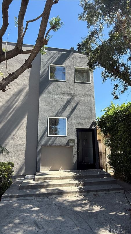 Attached, Exterior, Facade, Rowhouse