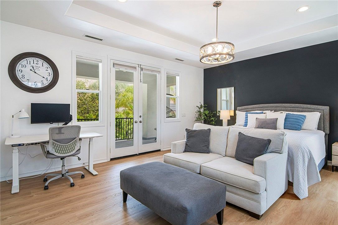 Bedroom, Home Office, Interior, Pendant Lights, Recessed Lighting, Wood Texture Flooring