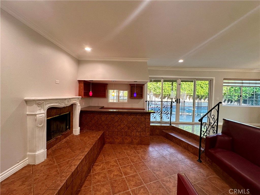 Fireplace, Interior, Recessed Lighting, Water
