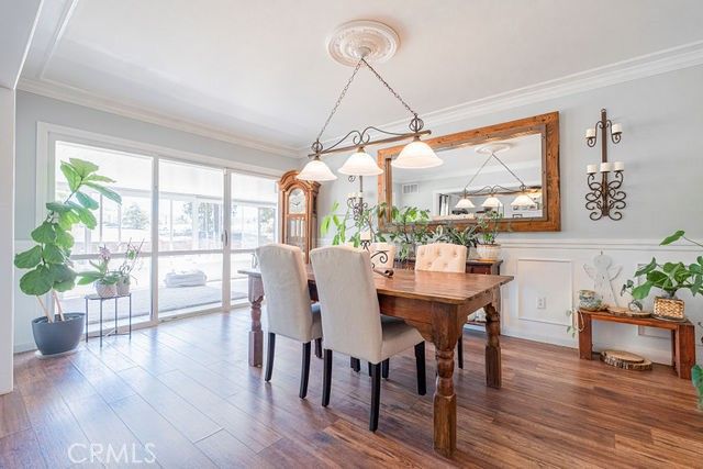 Chandelier, Dining room, Interior, Wood Texture Flooring