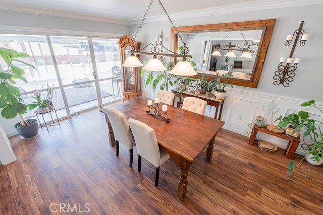 Chandelier, Dining room, Interior, Pendant Lights, Wood Texture Flooring