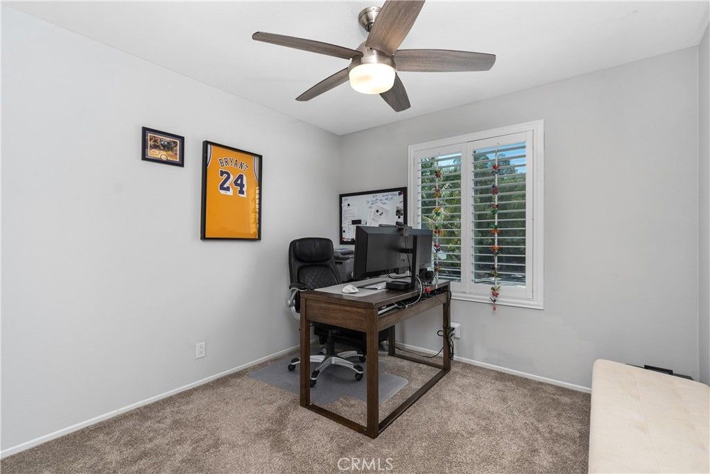 Home Office, Interior