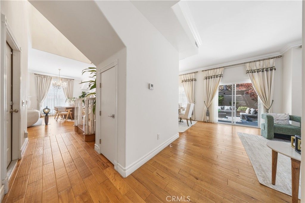 Chandelier, Interior, Wood Texture Flooring