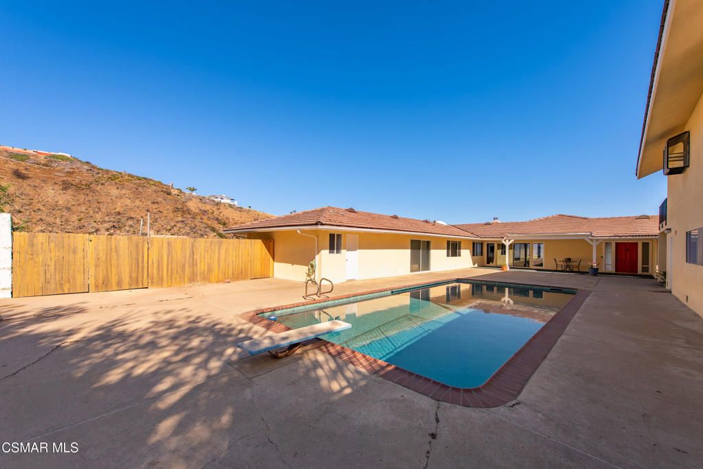 Exterior, Pool