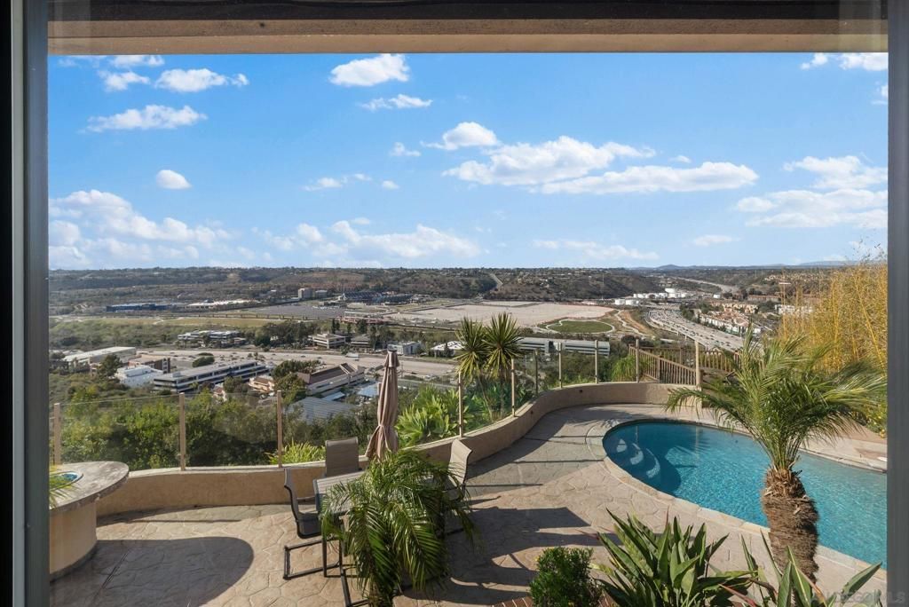 Exterior, Pool, Other