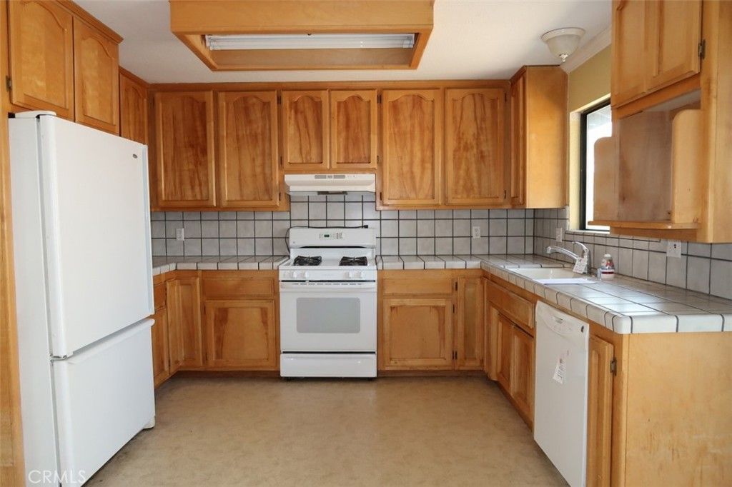 Interior, Kitchen, Tile Countertops