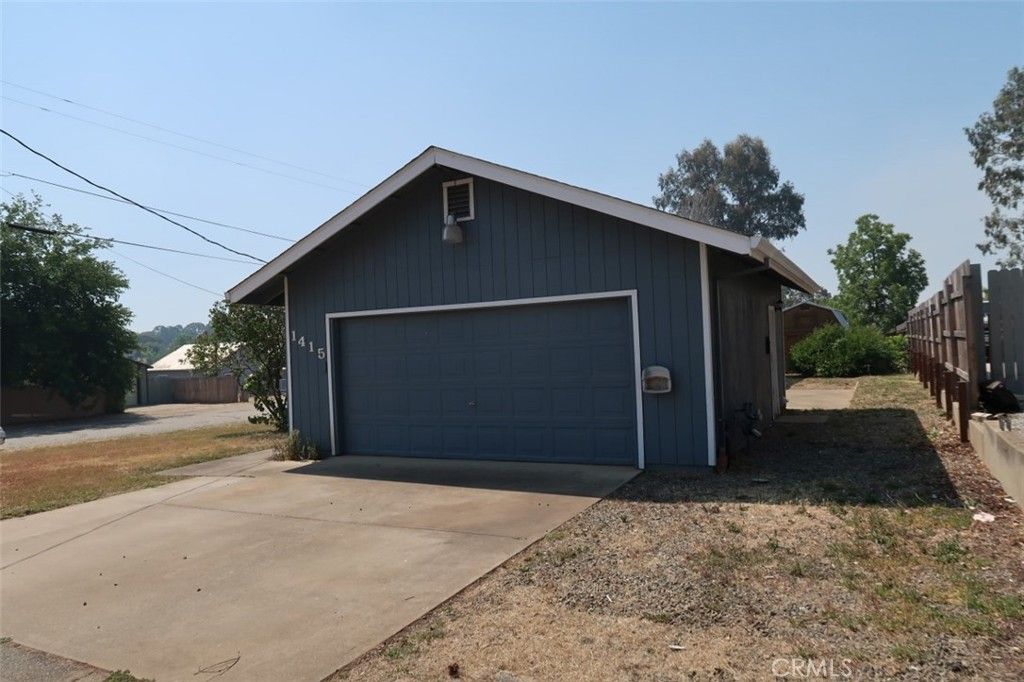 Detached Garage, Exterior