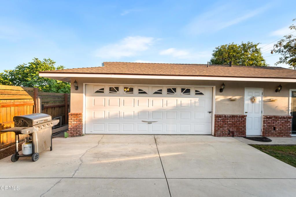 Detached Garage, Exterior