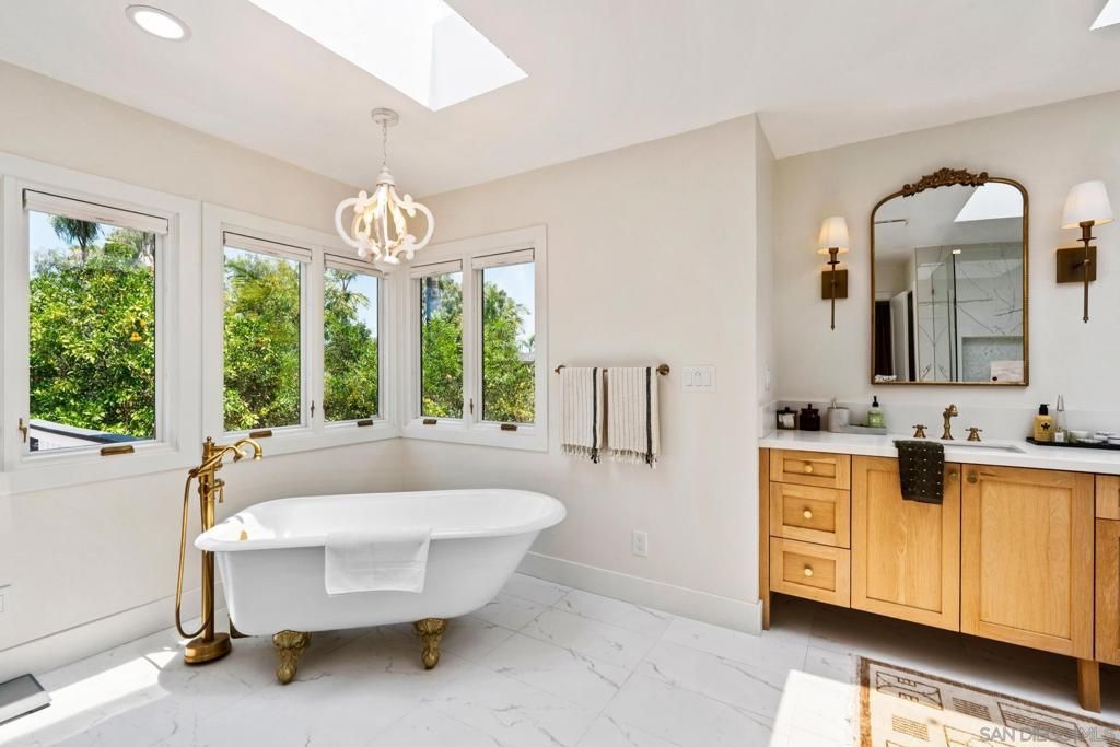 Bathroom, Free Standing Baths, Interior, Marble, Pendant Lights, Recessed Lighting