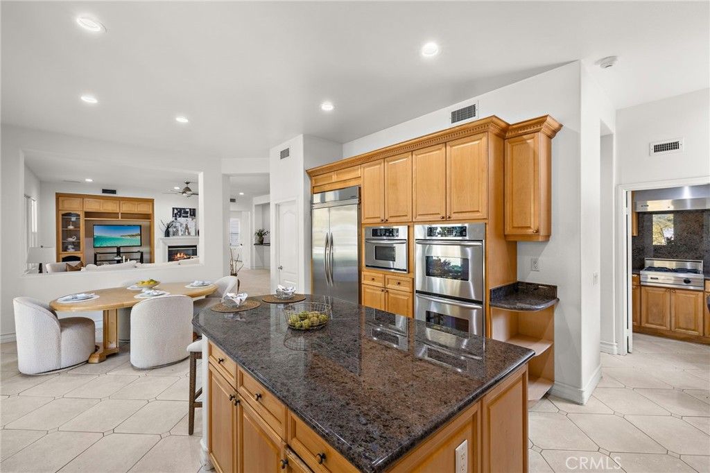 Dining room, Interior, Kitchen, Recessed Lighting, Stainless Steel Appliances