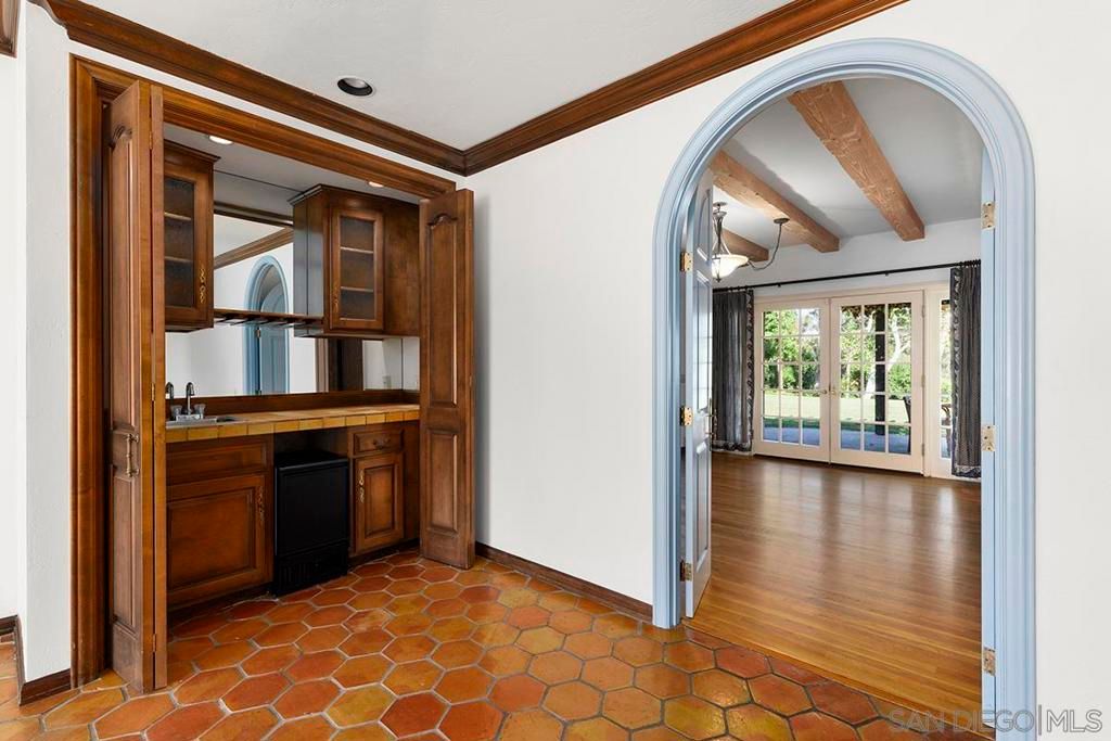 Interior, Recessed Lighting, Wooden Beams, Wood Texture Flooring