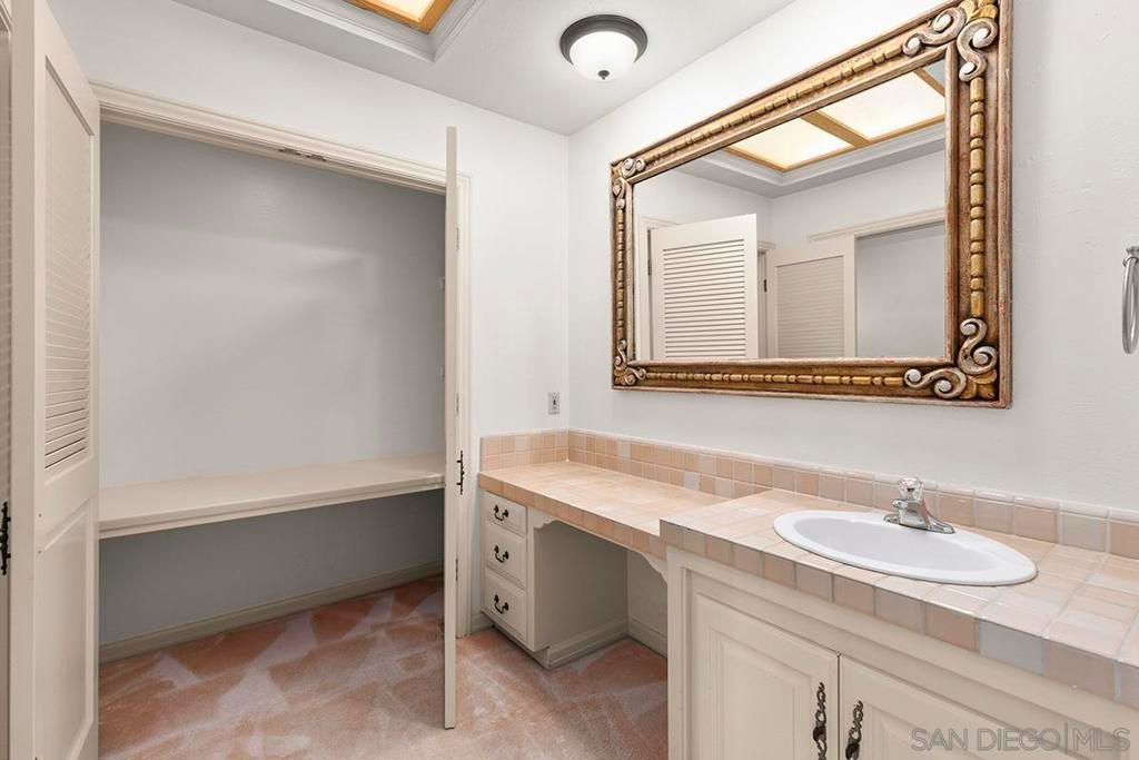 Bathroom, Interior, Tile Countertops