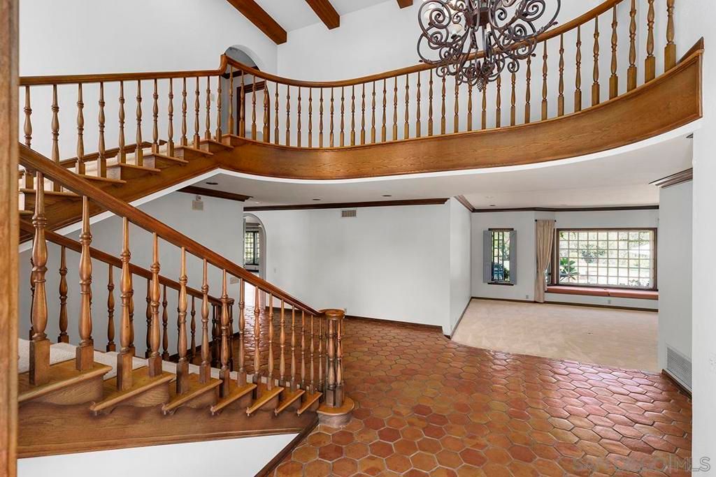 Chandelier, Interior, Wooden Beams